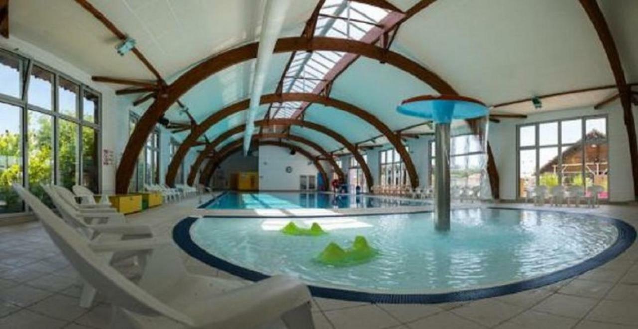 Mobile Home Ht De Gamme Climatise Dans Le Camping **** De La Reserve Gastes Экстерьер фото
