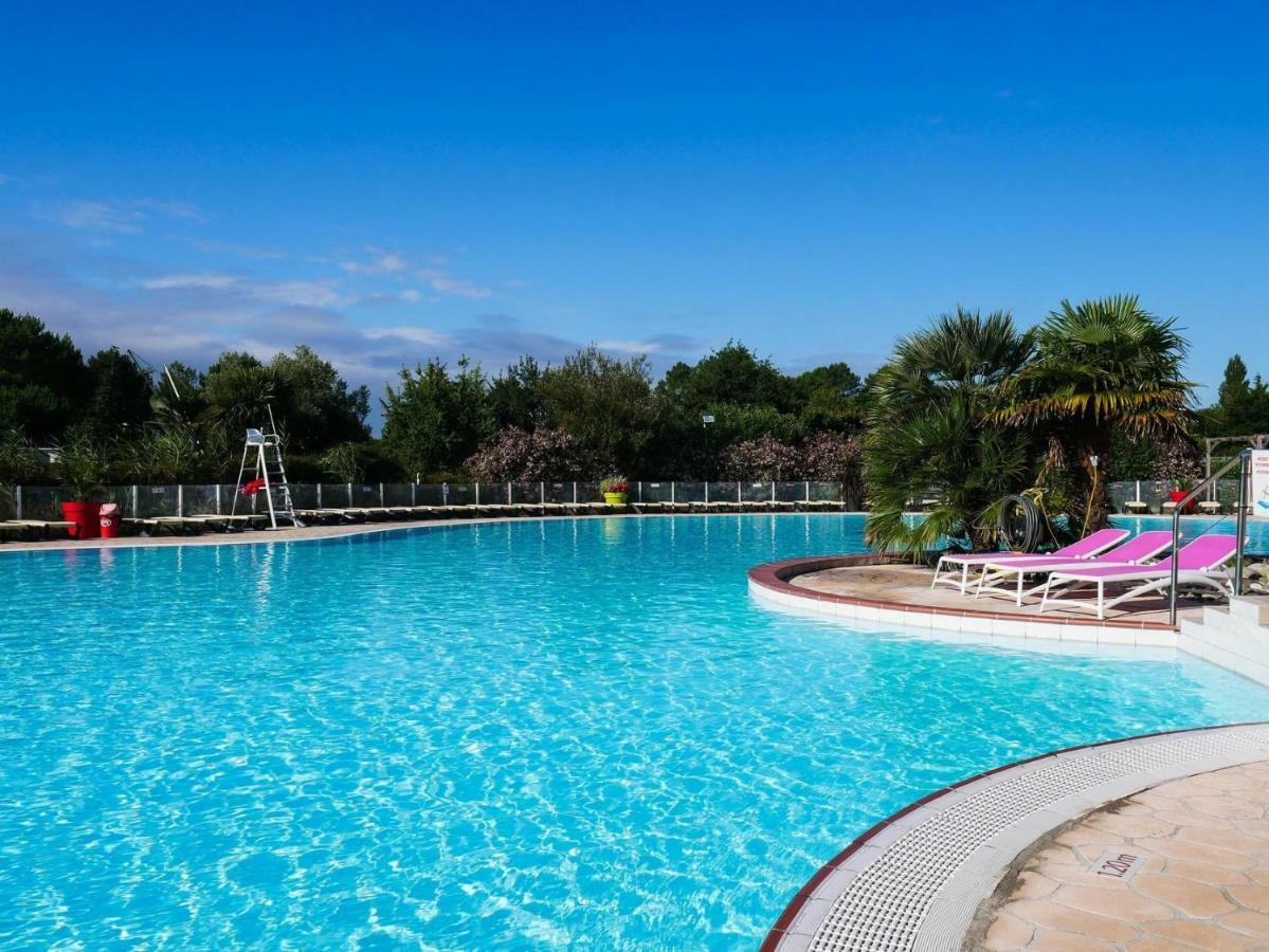 Mobile Home Ht De Gamme Climatise Dans Le Camping **** De La Reserve Gastes Экстерьер фото